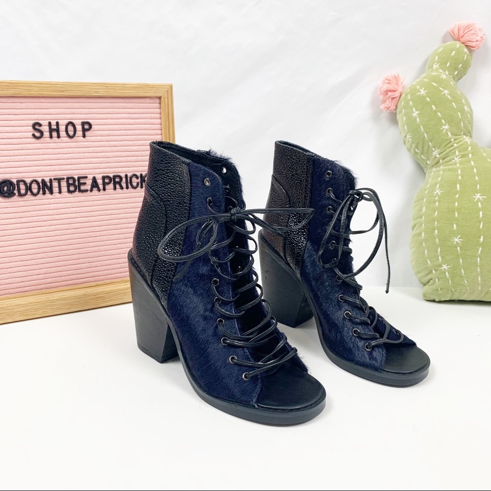 New Finders Keepers Lace Up Booties (Sz: 8)